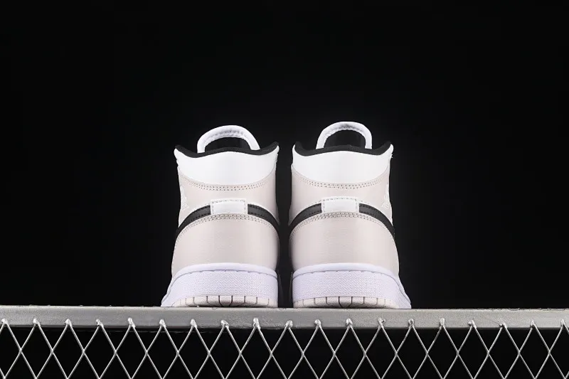 All categories Air Jordan Jordan series basketball shoes Air Jordan 1 Mid Different versions Air Jordan 1 Mid SE AJ1 Joe 1 white pink black hook Zhongbang basketball shoes BQ6472-500